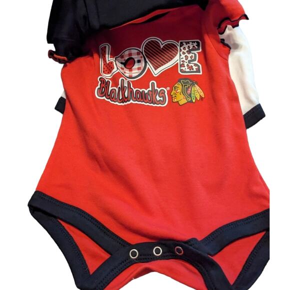 CHICAGO BLACKHAWKS NHL Set of 3 Short Sleeve Bodysuits Baby Size 3-6 Months - Picture 4 of 7